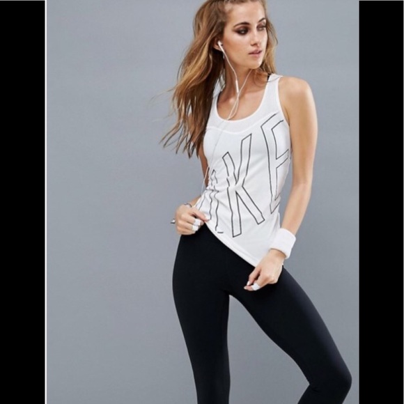 Nike Tops - NIKE PRO TRAINING HYPERCOOL TANK TOP